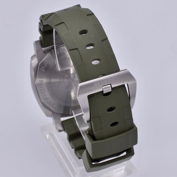 Panerai Submersible PAM01055